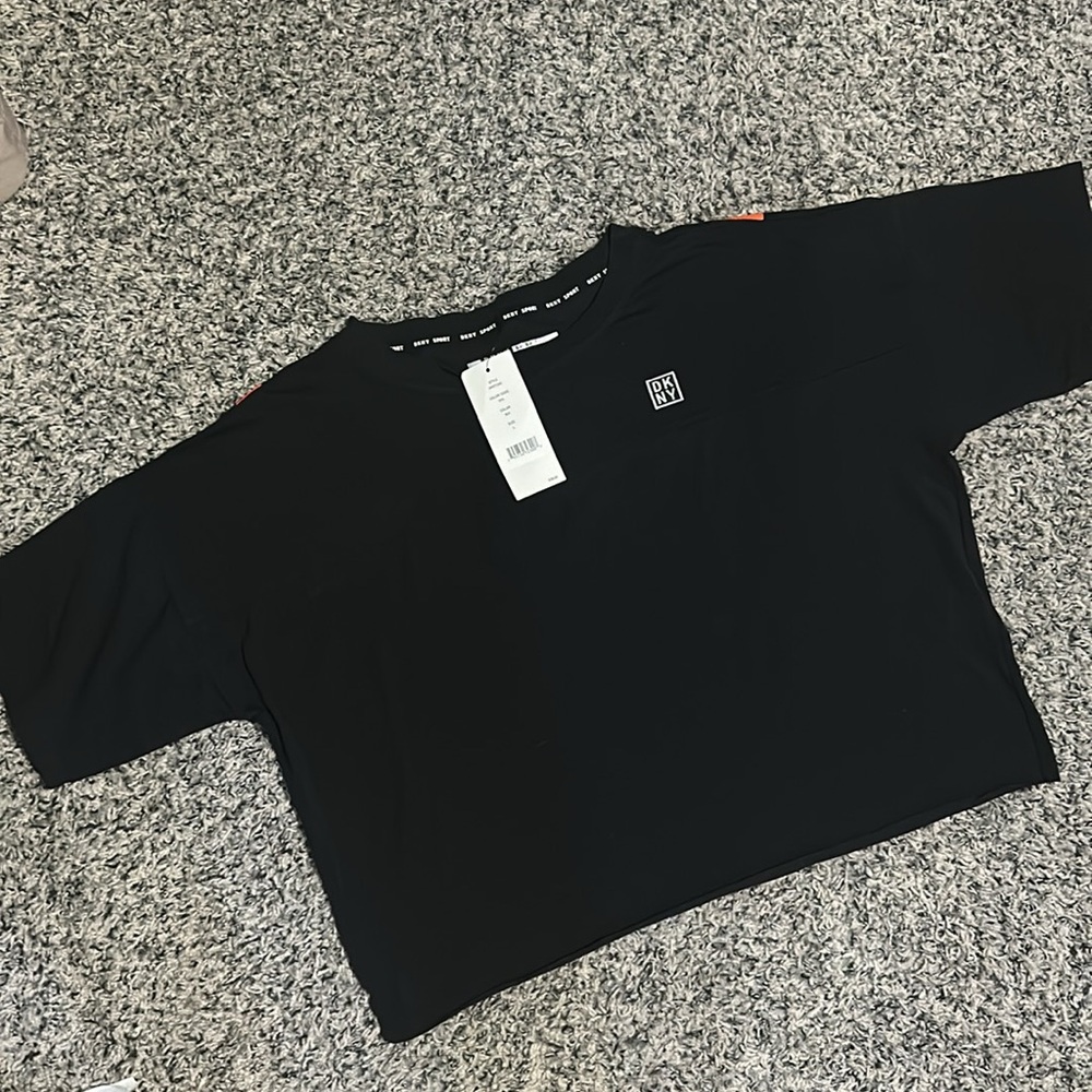 NWT. Woman’s DKNY sport black shirt sleeve T-shirt. - Picture 3 of 6